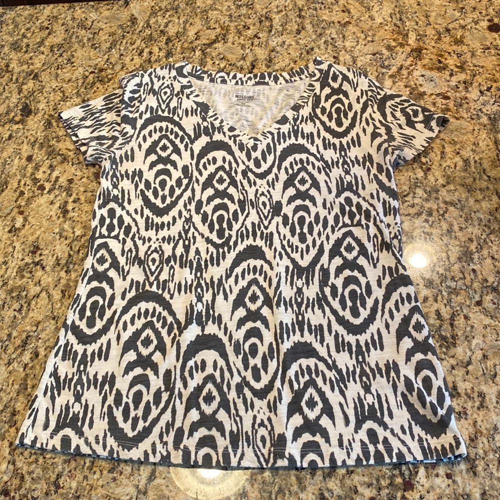 🖤Womens SS black and white V-Neck T-Shirt🖤